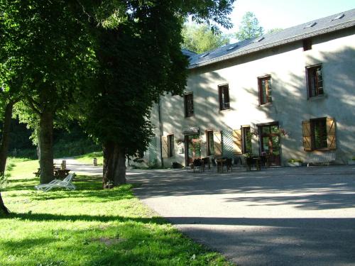 Ascou Hotel | Relax at Gite d'Etape Ascou La Forge with Oceanfront Views