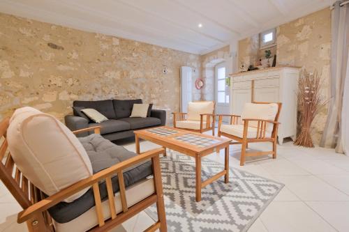 Brantome-en-Perigord House | Discover Gîte d'ici et d'ailleurs: Family-Friendly Retreat