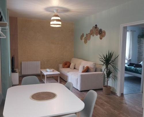 Poigny Apartment | Cozy Farmhouse Getaway - Rated 9/10 & Family-Friendly