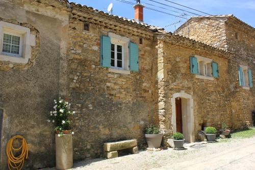 Baron House | Highly Rated Gite de BEZUT: Family-Friendly Retreat