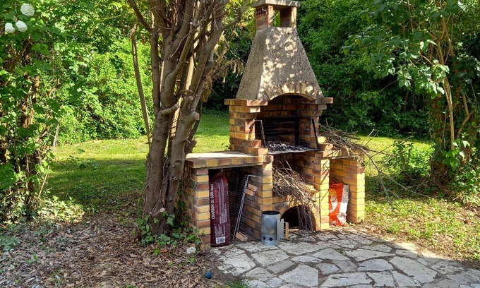 Grandchamp House | Group Retreat in Northern Burgundy with Child-Friendly Amenities