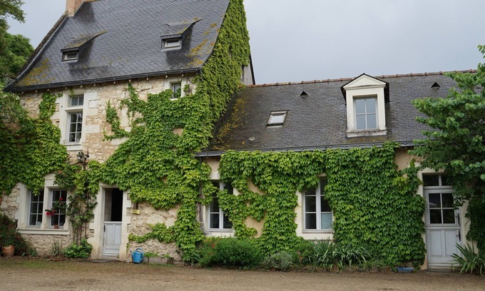 Villeveque House | GITE DE LA BRETAUDERIE: Family Retreat Near Angers