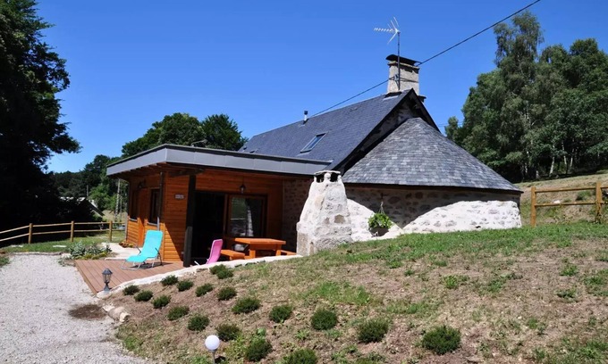 Bonnefond Villa | Cozy Getaway at Gîte de France - Bakery & Spa Retreat