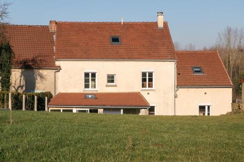 Vichel-Nanteuil House | Family-Friendly Getaway at GITE DE L'OURCQ - Rated 9/10