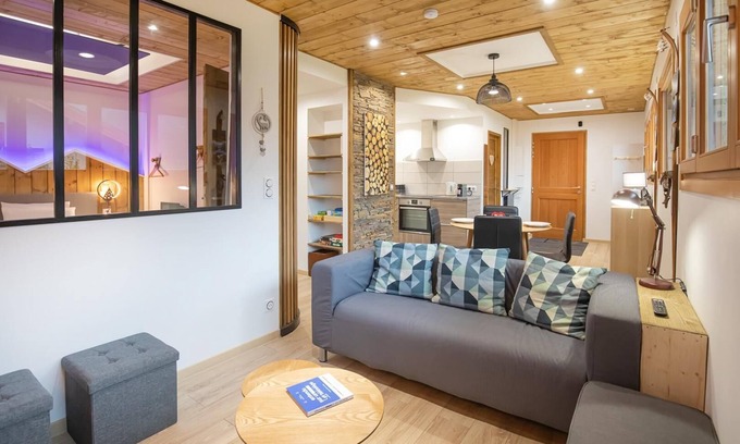 Avrieux House | Cozy Gite DE LA Cascade - Family-Friendly with Breakfast