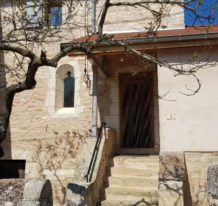 Saint-Boil House | Child-Friendly Gite de la Chapelle - Guest Rated 9.7/10
