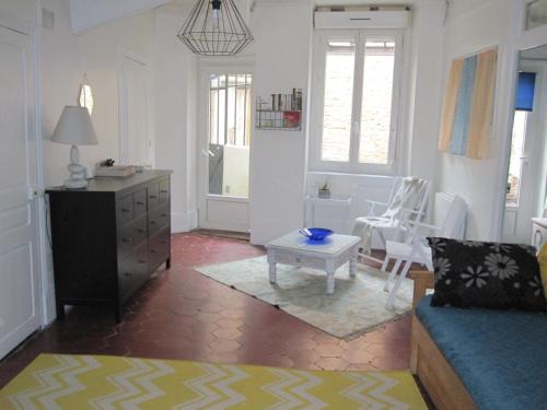 Tournus Apartment | Pet-Friendly Gite de la Madeleine - Rated 8/10 for Families