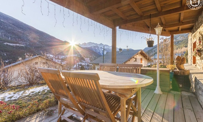 Avrieux House | Cozy Gite DE LA Montagne - Avrieux, Pet Friendly Escape
