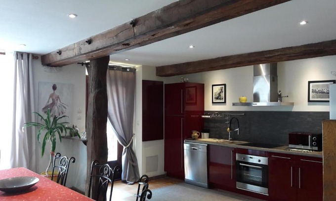 Saint-Maurice-sur-Fessard House | Cozy Gite de la Petite Venise du Gatinais - 9/10 Rated Escape