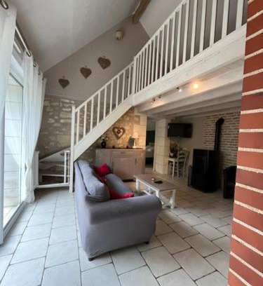 Thesee House | Oceanfront Gite de la Pilaudiere with Family-Friendly Vibes