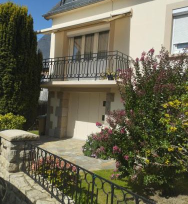 La Madeleine-Bellevue Apartment | Cozy Gite de la Tréherais with Oceanfront Views