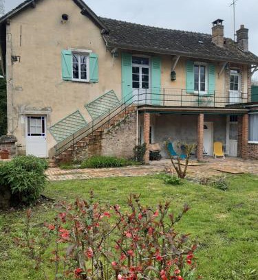 Treuzy-Levelay House | Gite de la Tuilière: Tranquil Retreat in a Protected Hamlet