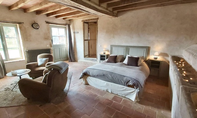 Berd'huis Cottage | Gîte de Livraise: Family-Friendly Retreat in Perche