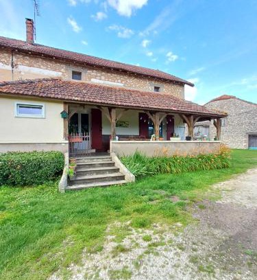 Gaugeac House | Gite de Maran 2: Your Perfect Getaway in Le Havre