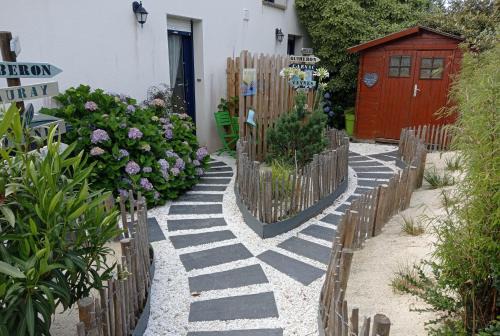 Plougoumelen House | Pet-Friendly Gite de Pen Vraz with Oceanfront Views