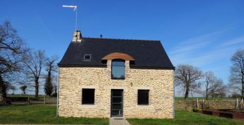 Loyat House | Pet-Friendly Gite de Savker - Rated 10/10 by Guests