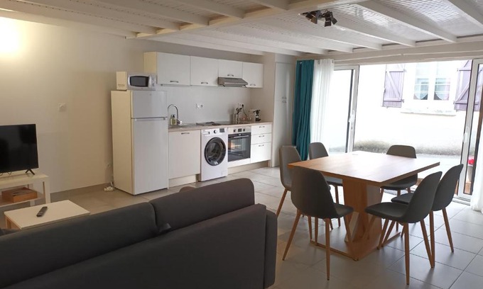 Blanche-Lande Apartment | Ocean View Gîte de Vauvressix near Loire Beach