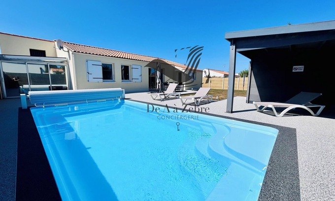 Bourcefranc-le-Chapus House | Idyllic House Near Ile d'Oléron with Ocean View & Pool