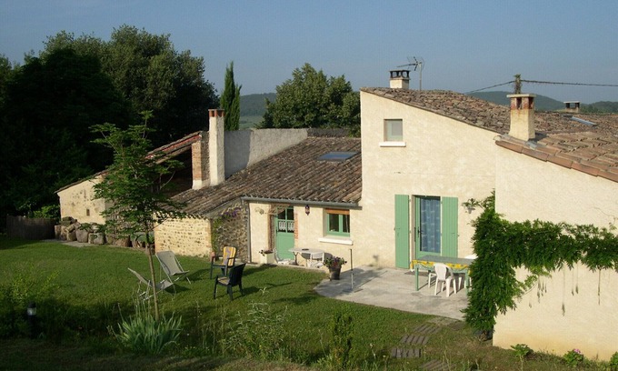 Livron-sur-Drome House | Cozy Gîte des Moutiers: Countryside Farm Retreat with Breakfast
