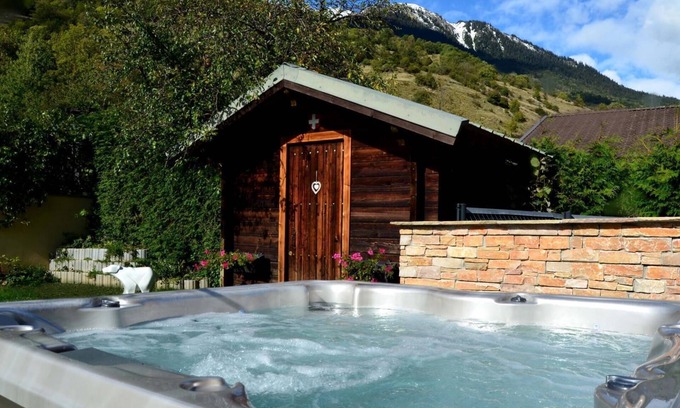 Aime House | Pet-Friendly Gite DES Ours with Spa & Hot Tub in Aime