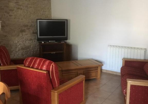 Saint-Pierre-le-Moutier House | Family-Friendly Retreat at Gite des Perrieres Awaits You