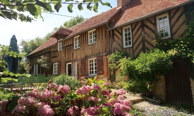 Cambremer House | Pet and Child Friendly Retreat at Gite des Trévignes