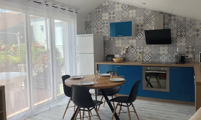 Maisdon-sur-Sevre Apartment | Guest Rated 10/10: Gite des Tuileries with Spa & Pool