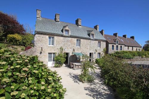 Omonville-la-Rogue House | Gite des Vieilles Rues: Oceanfront Stay with Pet-Friendly Perks