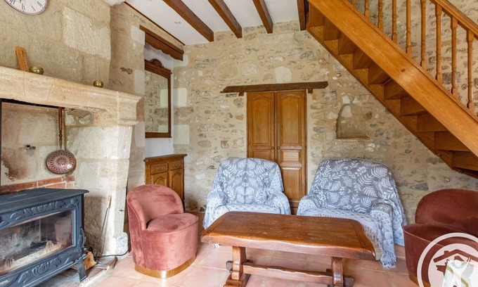 Saint-Georges-sur-Layon Cottage | Cozy Gite Doué-en-Anjou: Ideal for Families and Pets