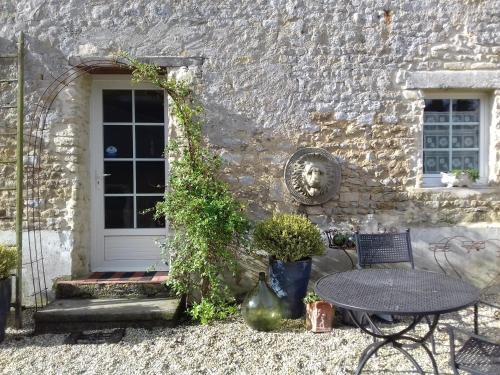 Vaux-sur-Seulles House | Guest Rated: Gite du Jardin Des Sources with 9.6/10 Score