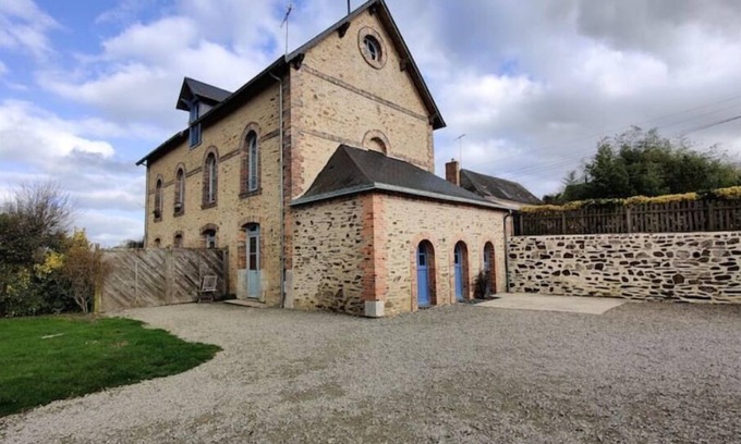 Marigne-Peuton House | Family-Friendly Gite du Moulin with Kitchen Amenities