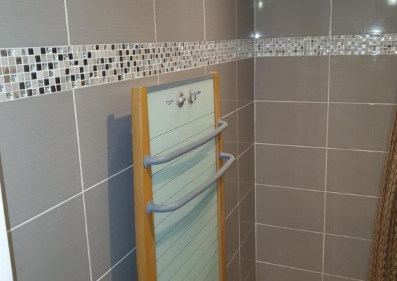 Pont-de-Cheruy Apartment | Pet-Friendly Retreat at Gite du Parc with Family Amenities