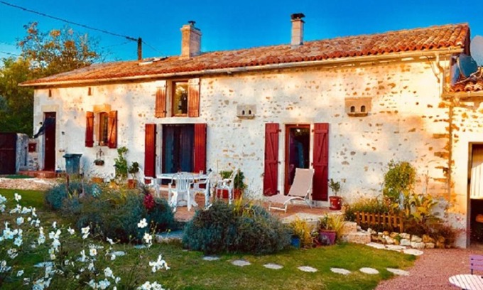 Saint-Maigrin House | Gite du Passignac: Oceanfront Retreat with Family-Friendly Pool