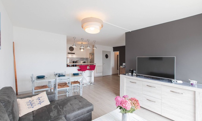 Lezardrieux Apartment | Gîte du Port: A Perfect Getaway by the Sea