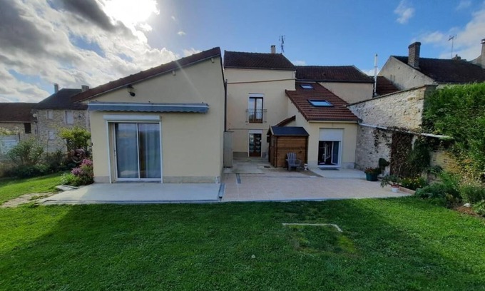 Hautevesnes Cottage | Family-Friendly Gite du Sud de l'Aisne - 10/10 Guest Rating