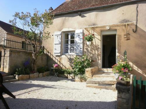 Chassey-le-Camp House | Oceanfront Gite du Vigneron: Family-Friendly Retreat