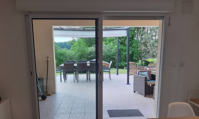 Mauzac-et-Grand-Castang Bed & Breakfast | Gite en Rez-de-jardin