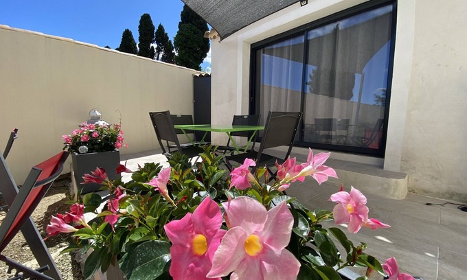 Saze House | Experience Gite en Provence: 10/10 Rated with Ocean Views
