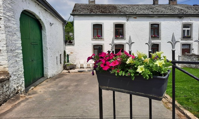 Tenneville Cottage | Family-Friendly Gîte with Garden Views and Cozy Amenities