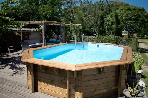Saint-Pierre-d'Aurillac House | Discover Le Fil Rouge: Oceanfront Escape with Spa & Pool