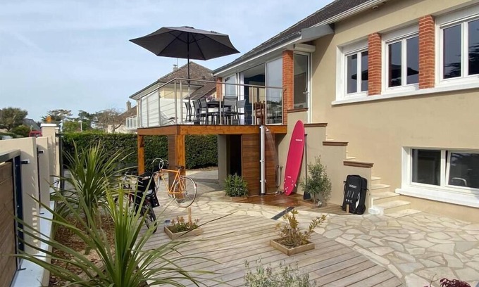 Portbail House | Gîte with Ocean View for 4 to 8 Guests, Rated 10/10