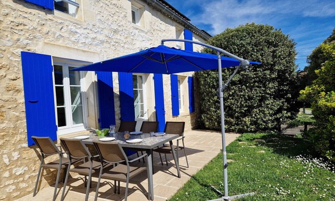 Soubise House | Family-Friendly Cottage Oxalyd with Oceanfront Views