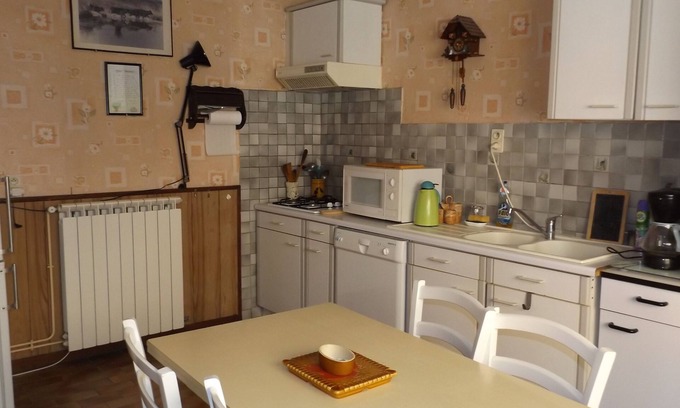 Vergeze House | Cozy Gite for 6 in Codognan with Breakfast Included