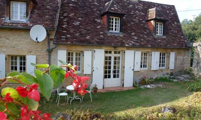 Les Eyzies Cottage | Cozy Gite & Bed and Breakfast St Martin in Prehistoric Heart