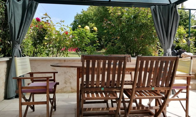 Saint Nazaire sur Charente House | Gite L'escapade: Family-Friendly Retreat with Ocean Views