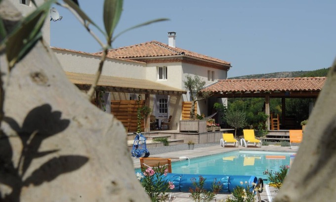 Villeseque-des-Corbieres Apartment | Relaxing Gite Cinsault for 2-4 with Ocean Views & Spa
