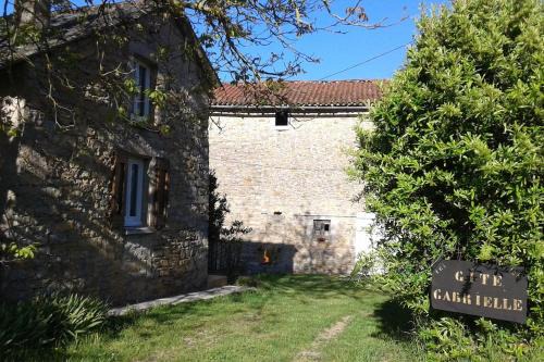 Saint-Jean-d'Alcapies House | Discover Gite Gabrielle: Family-Friendly with Pet Amenities