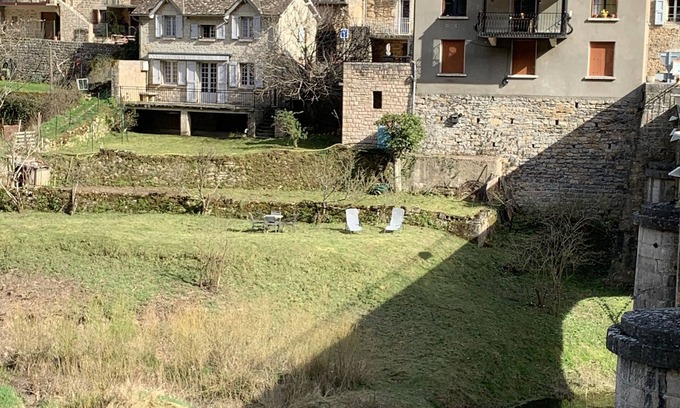 Les Vignes House | Gite Gorges du Tarn: Family-Friendly Retreat with Ocean Views