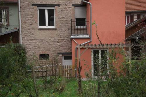 Lutzelbourg Apartment | Welcoming Gite Herbes Folles: Family & Pet-Friendly Retreat