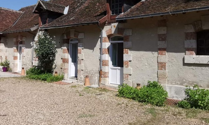 Huisseau-sur-Cosson Cottage | Comfortable Gite Huisseau-sur-Cosson for 4 Guests